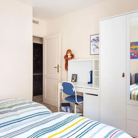 8 Elegant Familial Parigi