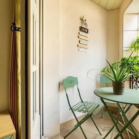 8 Elegant Familial * Parigi