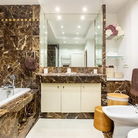 8 Elegant Familial Appartamento *